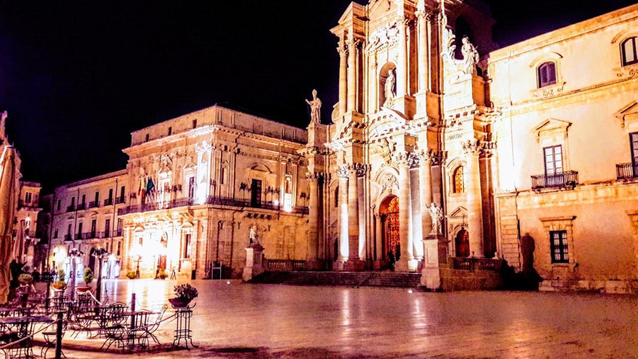 Elegante Appartamento In Palazzo Storico Ortigia Szirakúza Kültér fotó